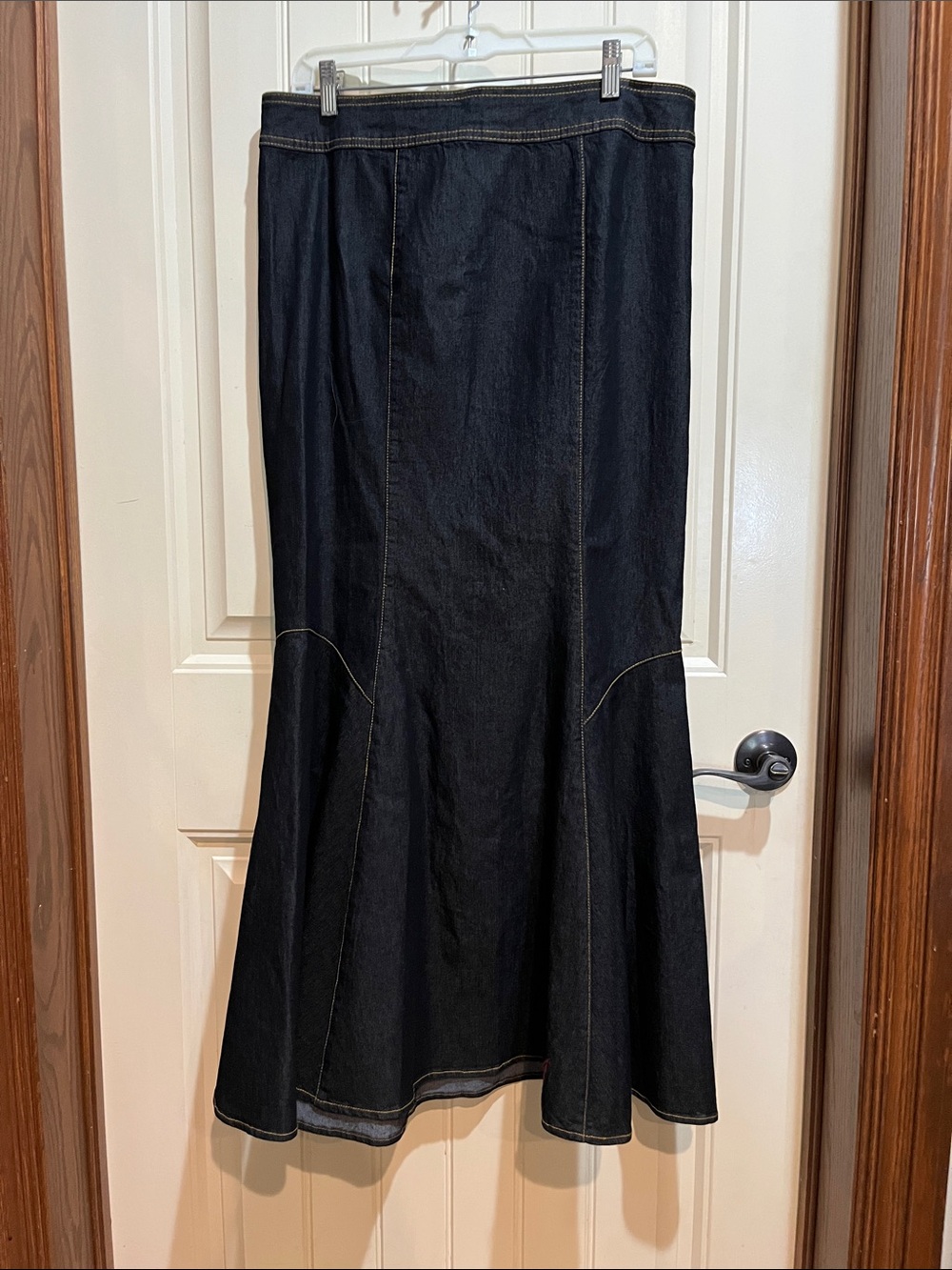Bisou Bisou Flared Mermaid Denim
Long Jean Skirt Michele Bohbot size 12 women’s - Picture 2 of 8